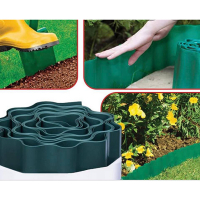 Устройство бордюра из кромочной ленты по краю газона, клумбы, цена за м/п купить