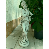 Садова фiгура Дiвчина з вiнком купить