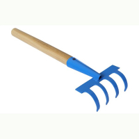 Грабельки крашеные, дерев. ручка, 500 мм, 4 зуба купить